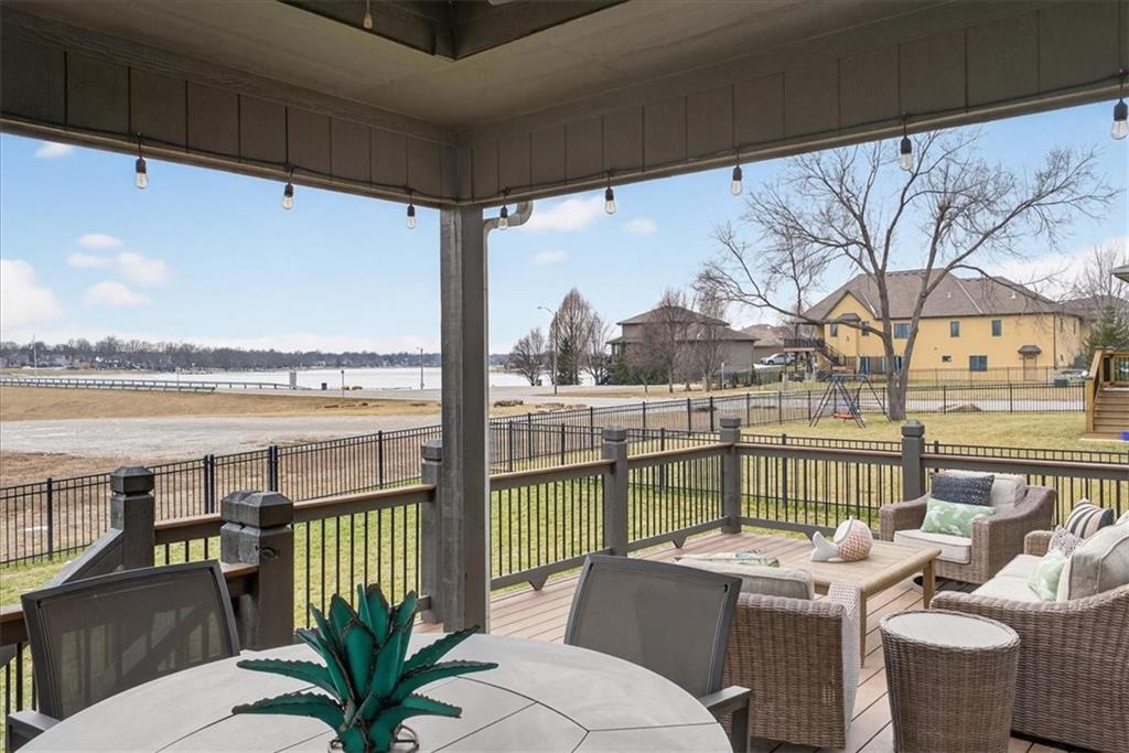 105 Southwest Meadowbrook Drive Lee's Summit, MO 64082 - Photo 25 of 56