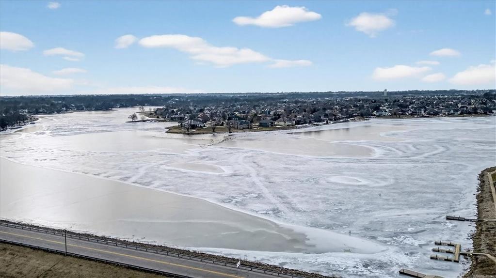 105 Southwest Meadowbrook Drive Lee's Summit, MO 64082 - Photo 54 of 56