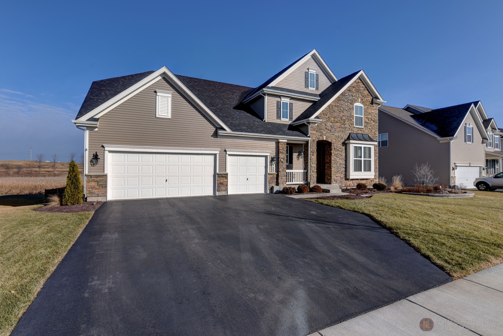 725 Ridgeview Lane Sugar Grove, IL 60554 - Photo 2 of 28