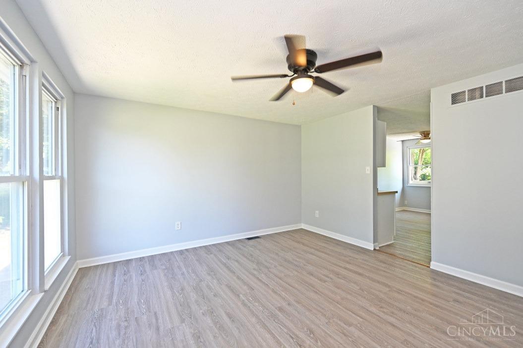 623 Regent Road Cincinnati, OH 45245 - Photo 4 of 38 Gallery Image 4