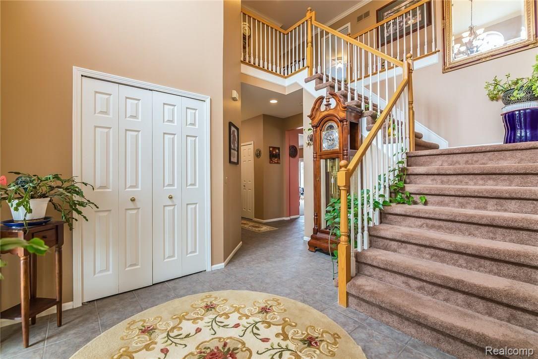 2516 Florence Drive Rochester, MI 48309 - Photo 6 of 46 006-3867393-medium.jpg
