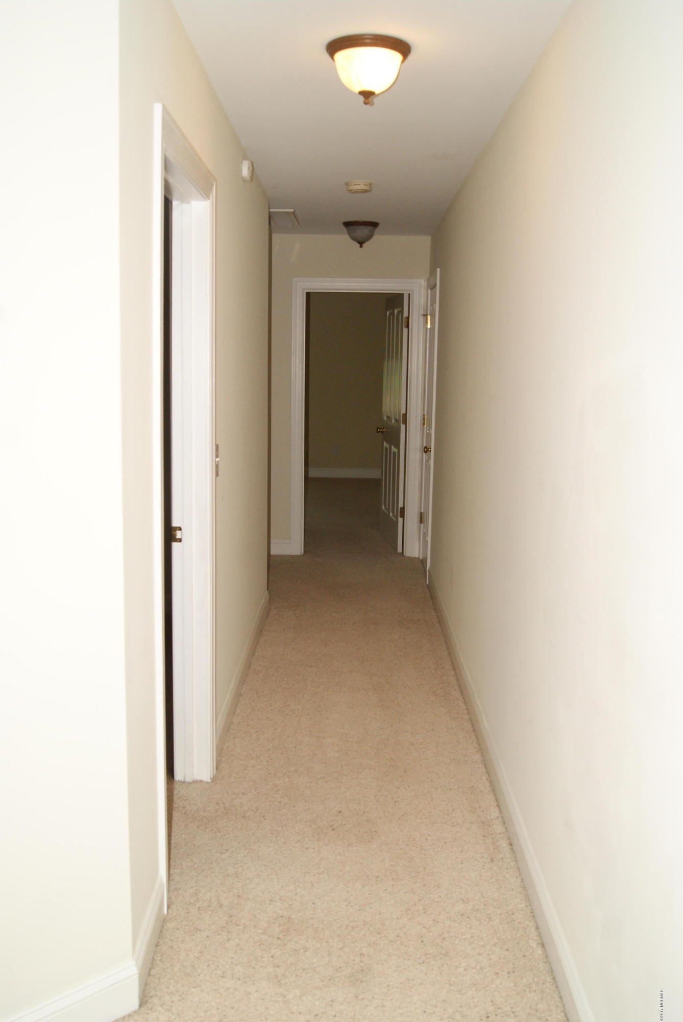 101 Friburg Road New Bern, NC 28562 - Photo 30 of 64 2nd Floor Hall