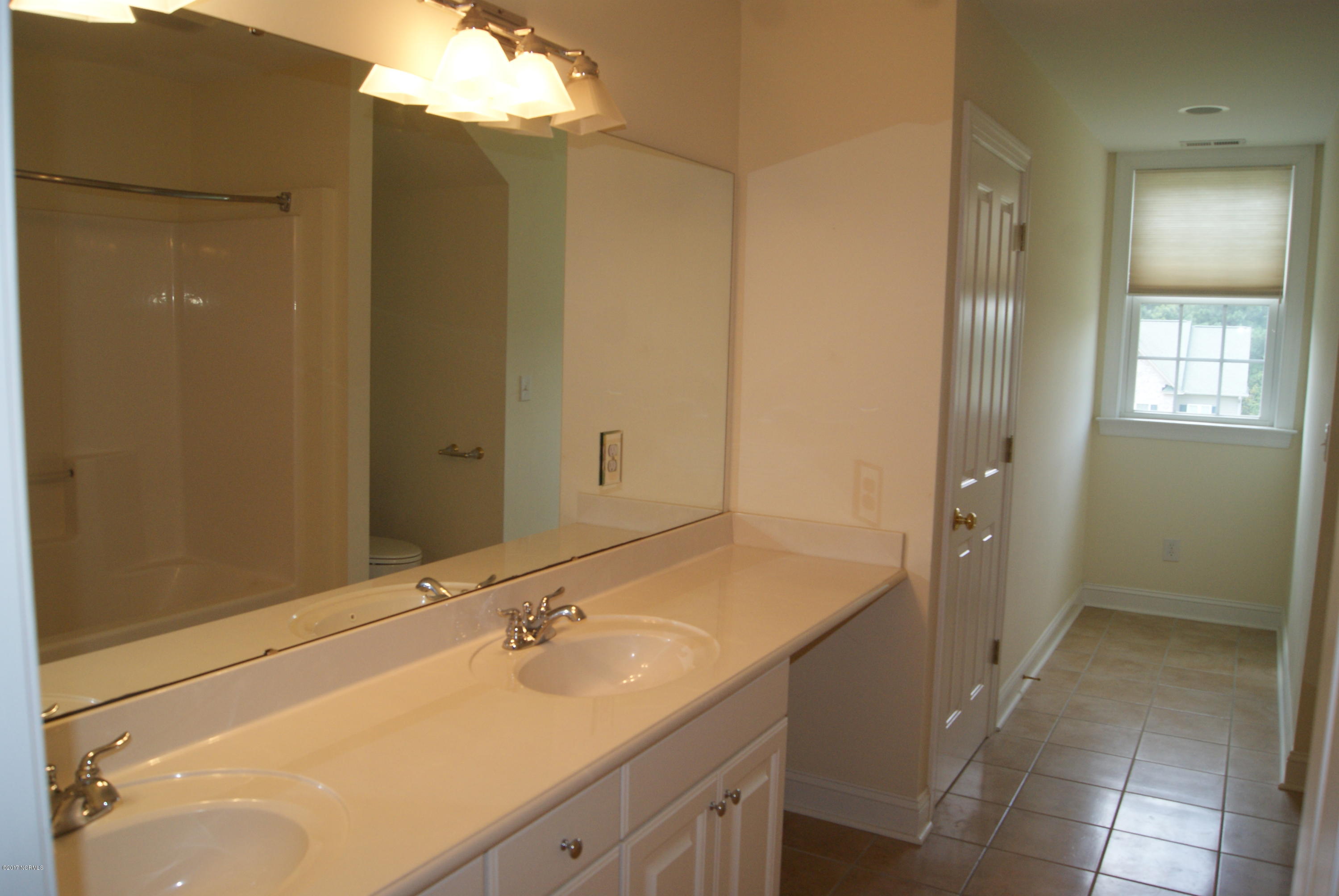 101 Friburg Road New Bern, NC 28562 - Photo 34 of 64 2nd Floor Hall Bath