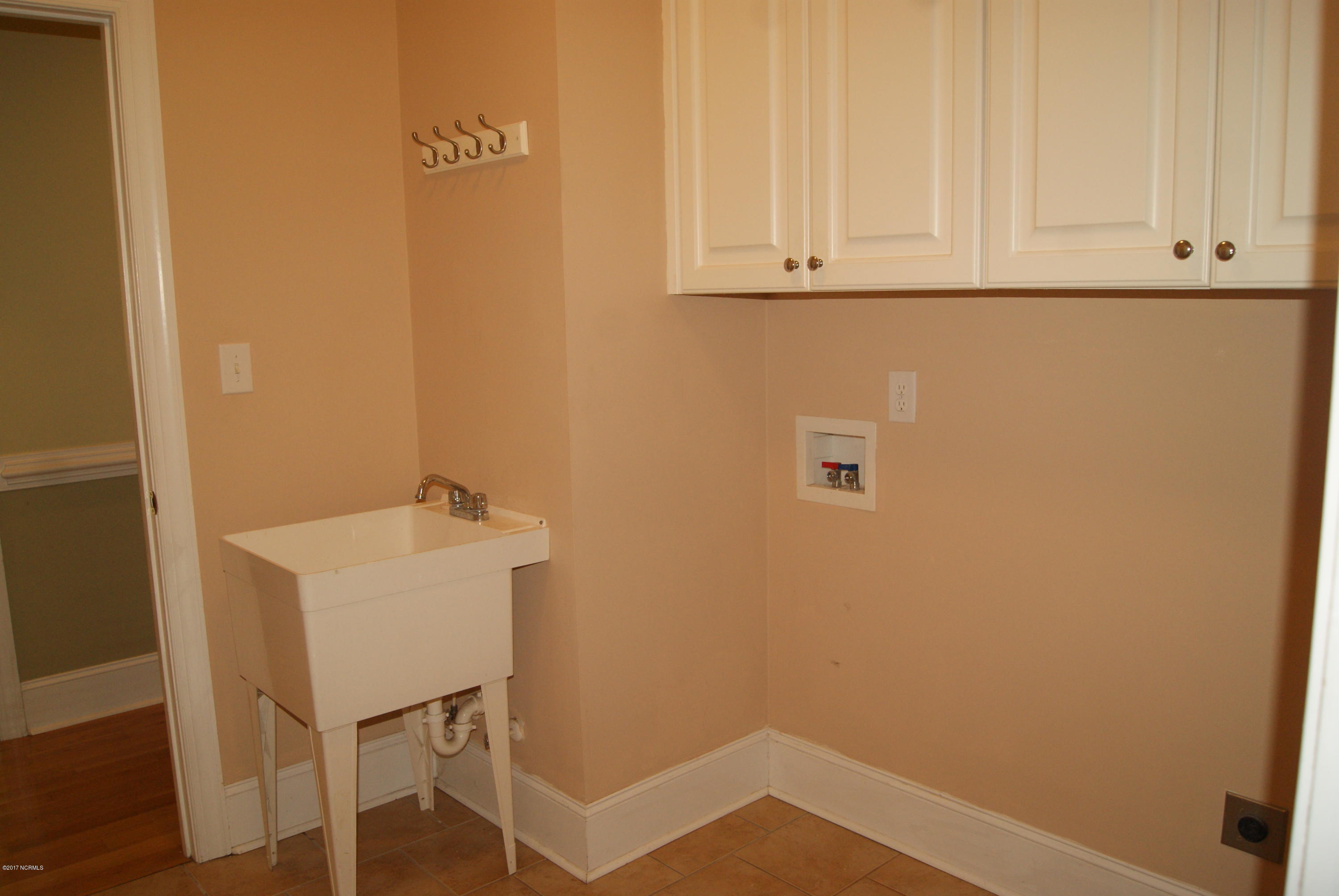 101 Friburg Road New Bern, NC 28562 - Photo 45 of 64 Laundry Room