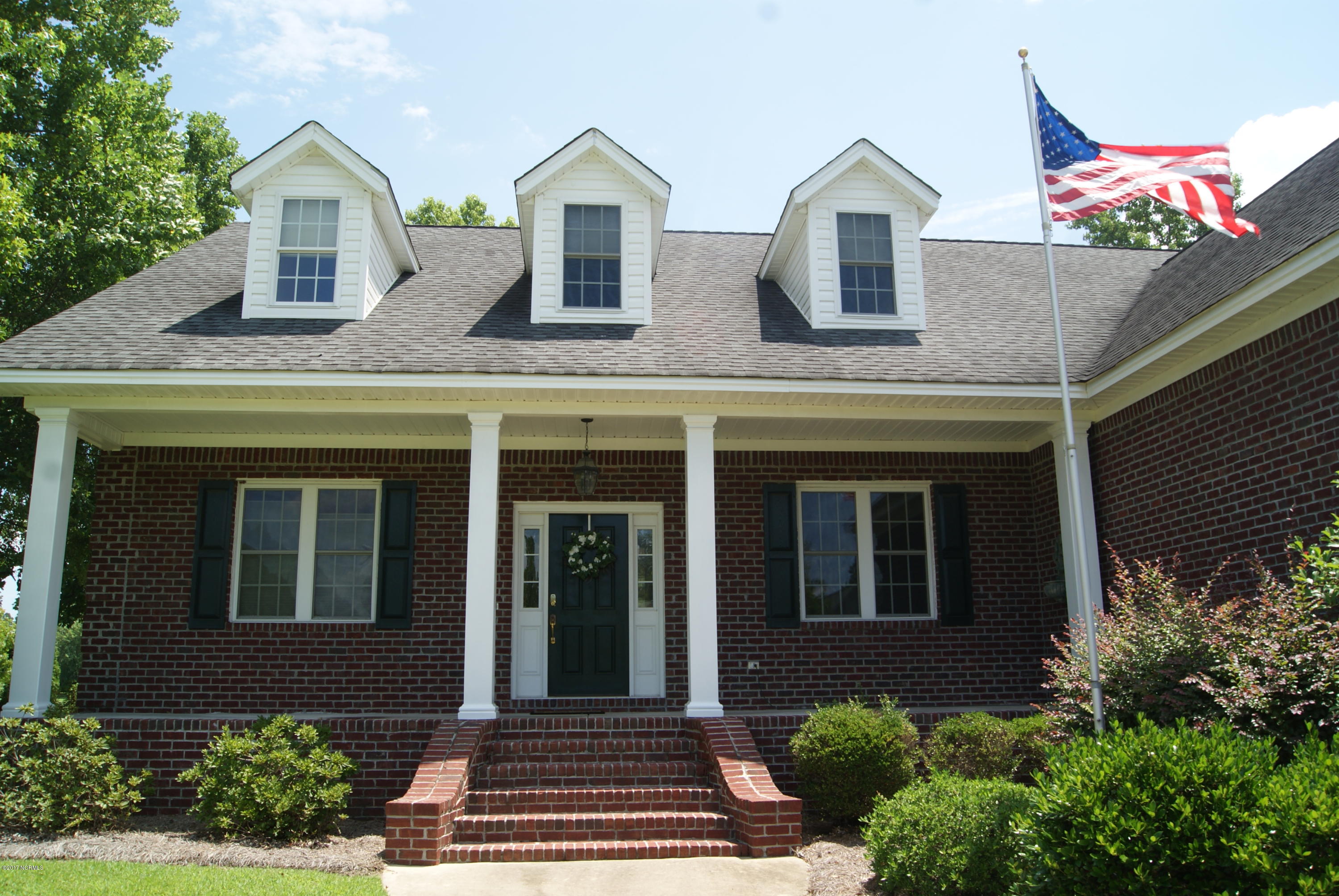 101 Friburg Road New Bern, NC 28562 - Photo 5 of 64 Big Southern Front Porch