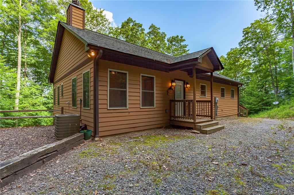 82 Hawk Nest Road Maggie Valley, NC 28751 - Photo 4 of 24 Gallery Image 4