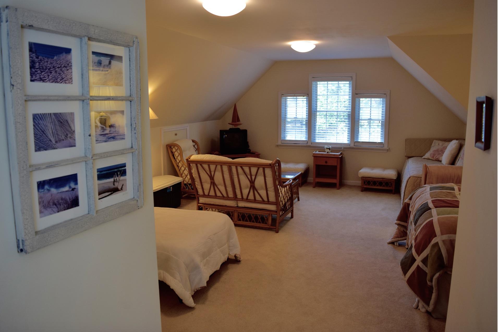 70 Bangs Road Eastham, MA 02642 - Photo 19 of 29 Suite above garage