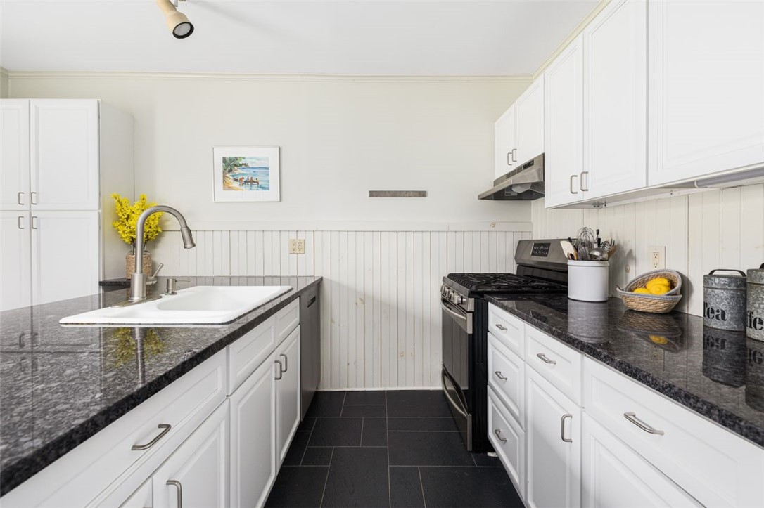 122 Ferry Road North Kingstown, RI 02874 - Photo 13 of 31