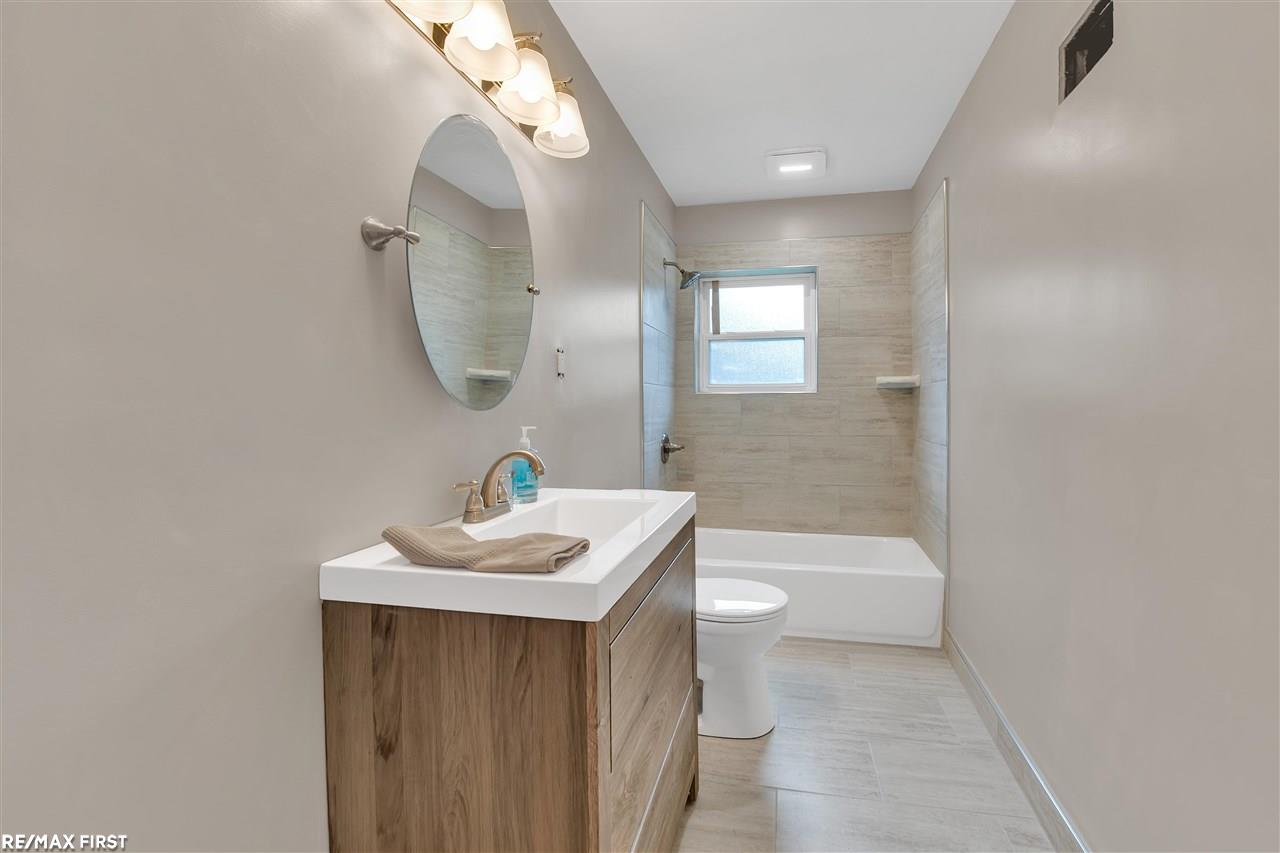 8417 Rivard Avenue Warren, MI 48089 - Photo 3 of 12 Gallery Image 3
