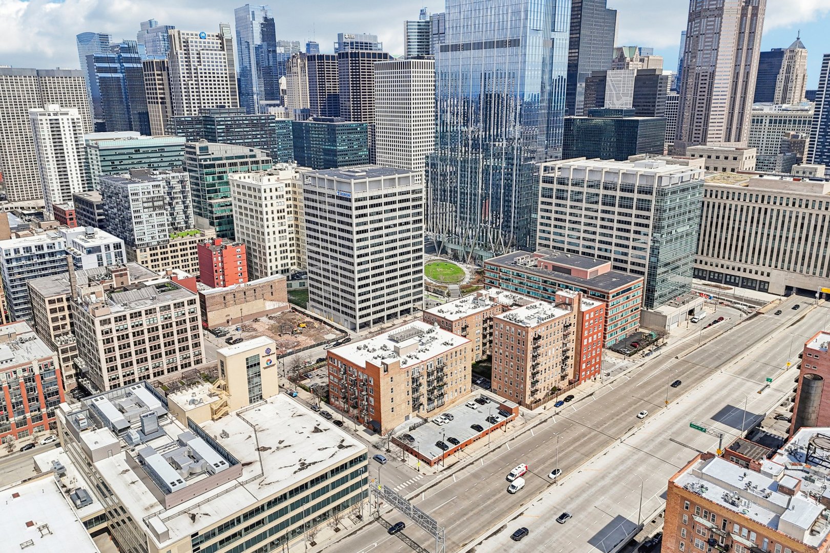 417 South Jefferson Street, Unit 313B Chicago, IL 60607 - Photo 26 of 32