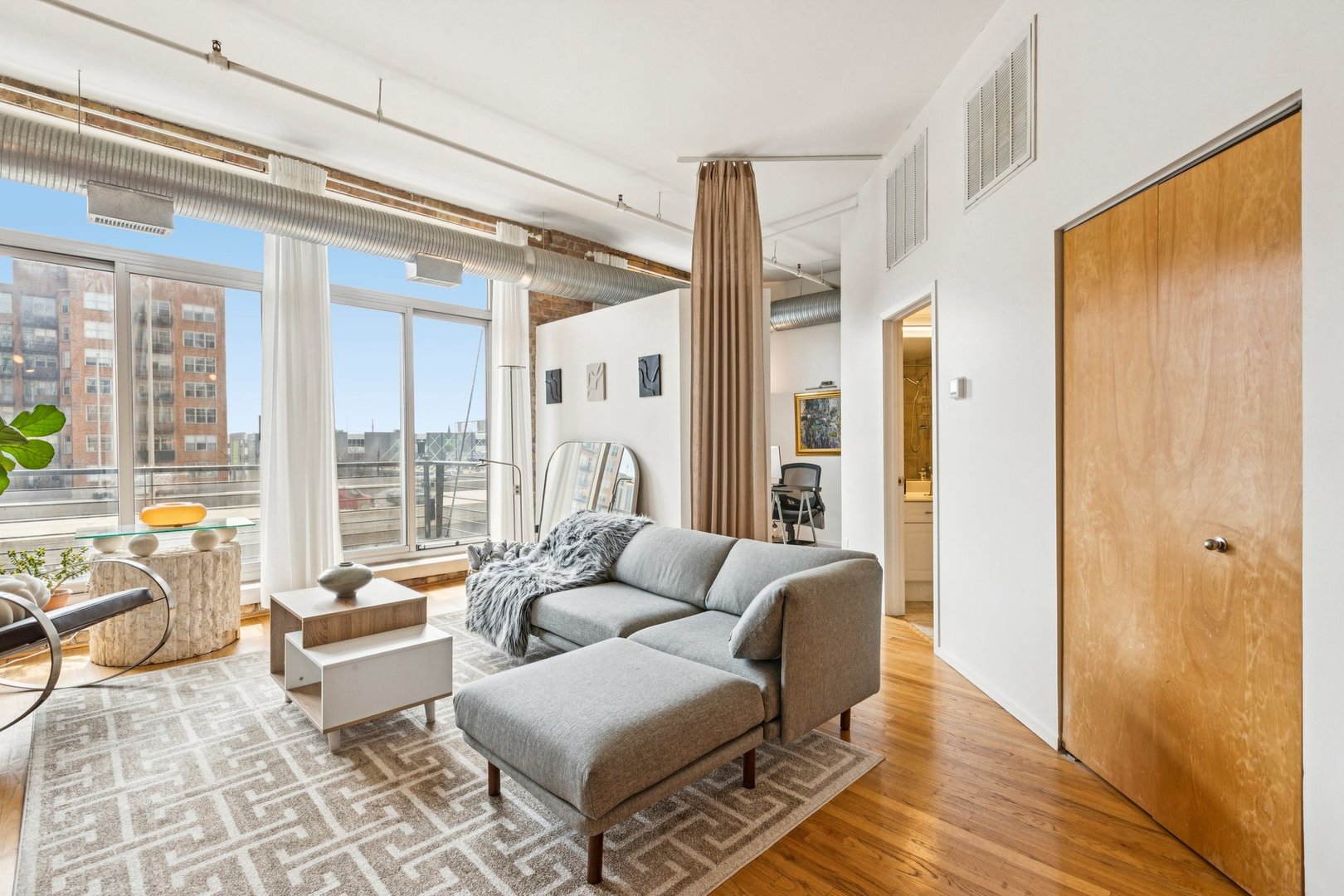 417 South Jefferson Street, Unit 313B Chicago, IL 60607 - Photo 6 of 32