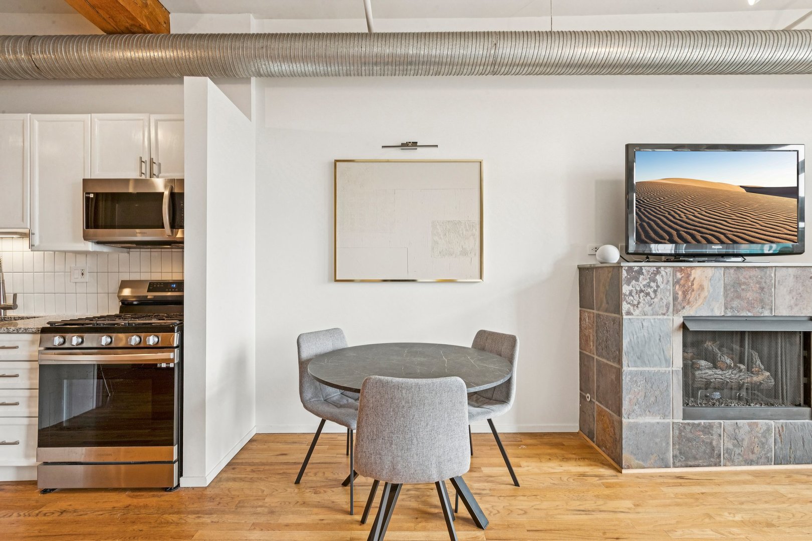 417 South Jefferson Street, Unit 313B Chicago, IL 60607 - Photo 8 of 32