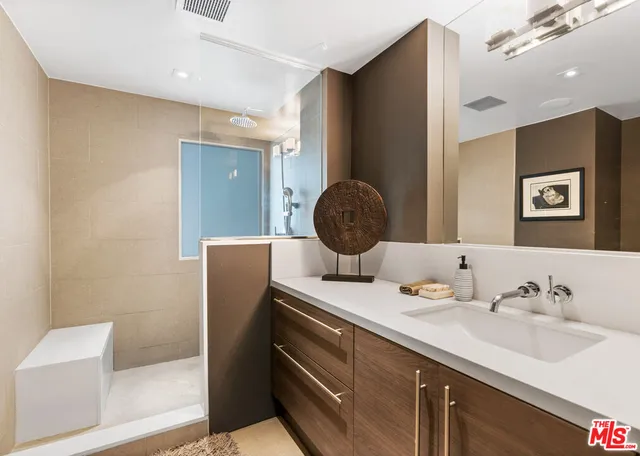 $8,495 | 1250 North Harper Avenue, Unit 423, Los Angeles, CA 90046