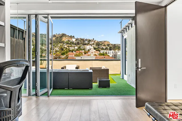 $8,495 | 1250 North Harper Avenue, Unit 423, Los Angeles, CA 90046