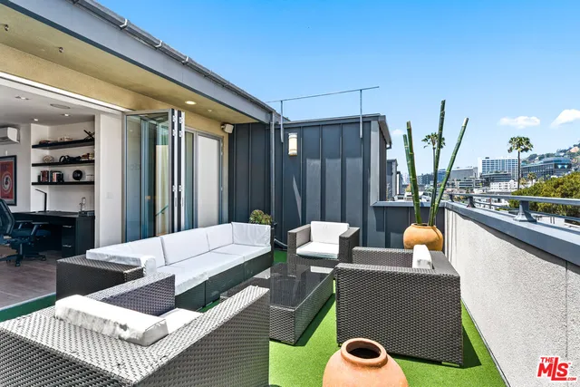 $8,495 | 1250 North Harper Avenue, Unit 423, Los Angeles, CA 90046