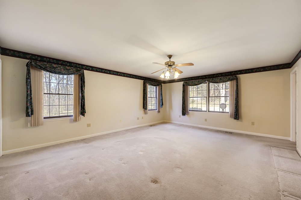 2551 Academy Road Lebanon, TN 37087 - Photo 15 of 45 a view of an empty room with a window