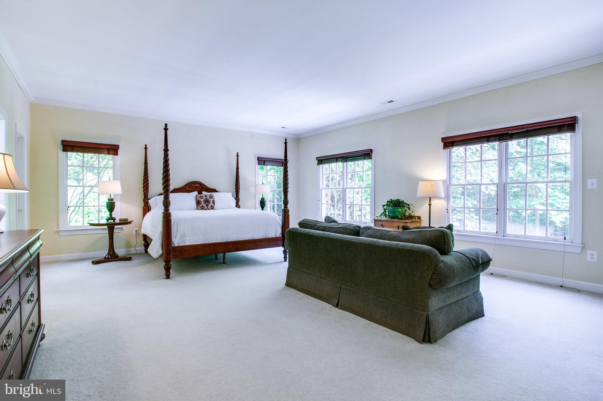147 Yarnick Road Great Falls, VA 22066 - Photo 22 of 41 Owner's suite