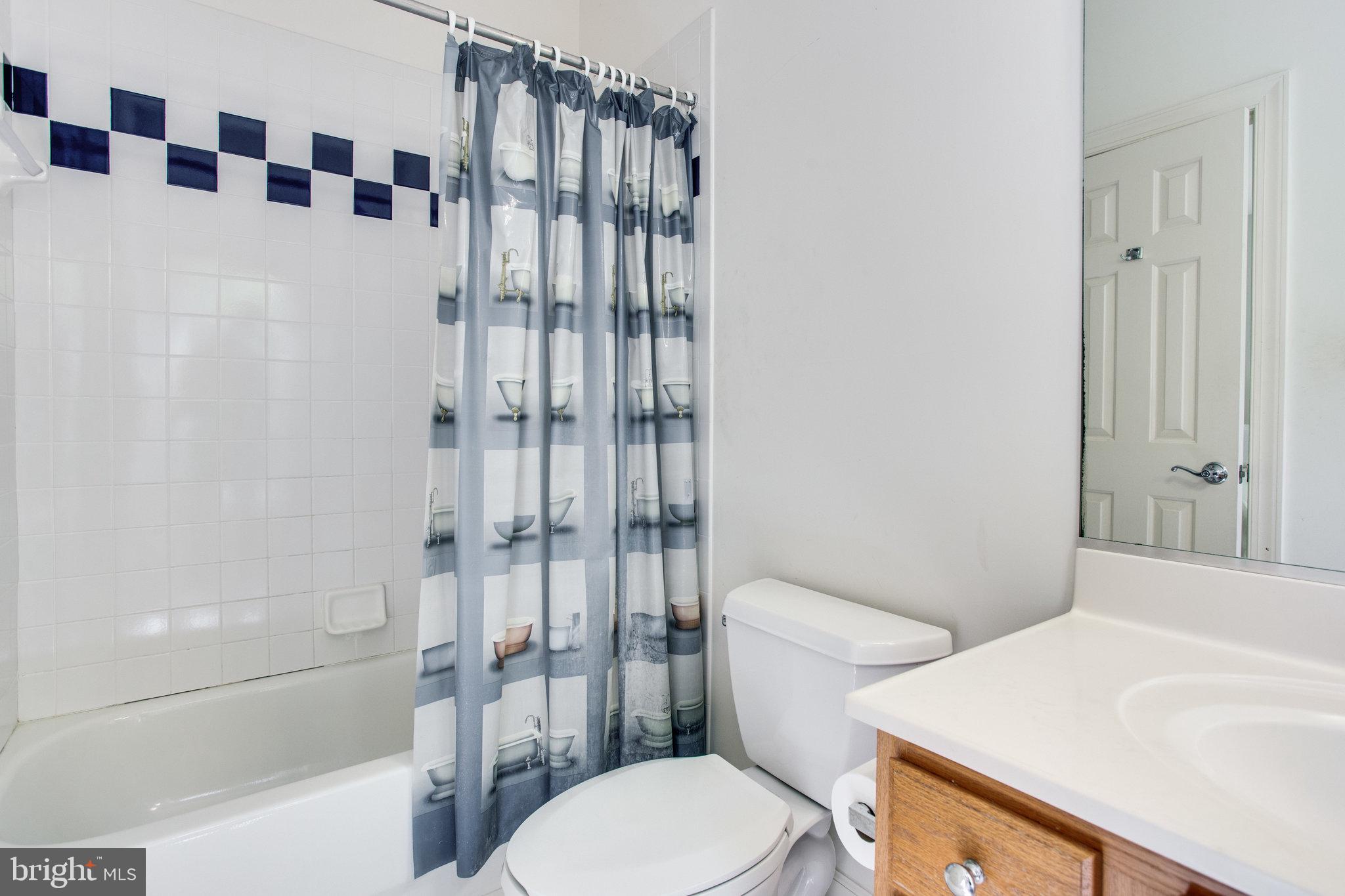 147 Yarnick Road Great Falls, VA 22066 - Photo 31 of 41 Bathroom 4