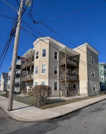 $1,200 | 528 Privilege Street, Unit 3F, Woonsocket, RI 02895