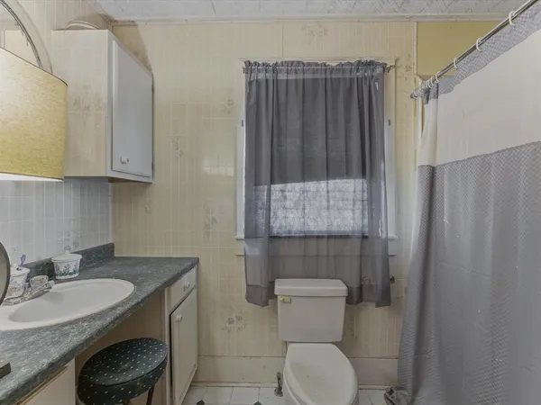 $325,000 | 2414 East Ennis Avenue, Unit A, Ennis, TX 75119