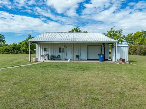 $325,000 | 2414 East Ennis Avenue, Unit A, Ennis, TX 75119