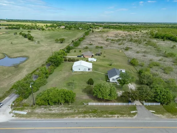 $325,000 | 2414 East Ennis Avenue, Unit A, Ennis, TX 75119