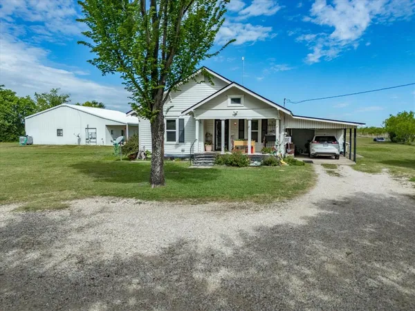 $325,000 | 2414 East Ennis Avenue, Unit A, Ennis, TX 75119