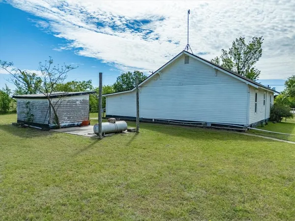 $325,000 | 2414 East Ennis Avenue, Unit A, Ennis, TX 75119