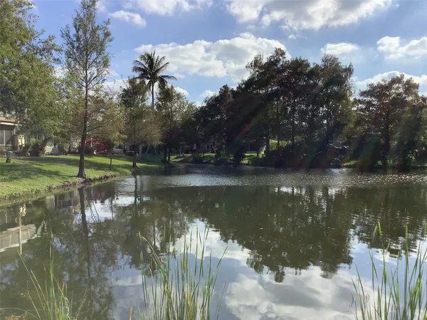 $334,900 | 4765 South Hemingway Circle, Unit 68, Margate, FL 33063