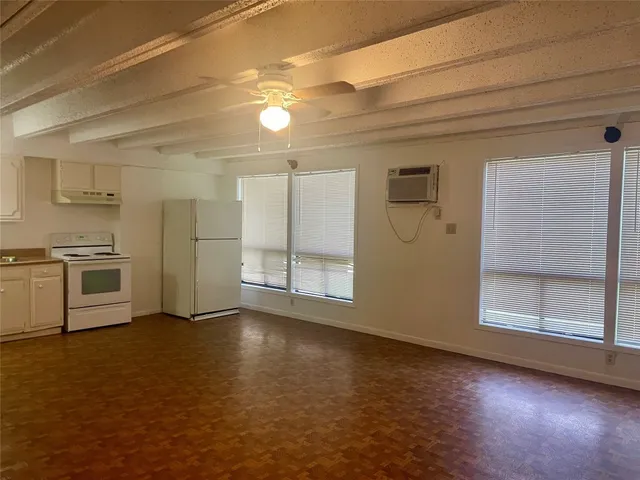 $800 | 5914 Lago Vista Way, Unit C26, Lago Vista, TX 78645