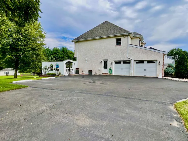 $1,150,000 | 1830 Buck Road, Feasterville-Trevose, PA 19053