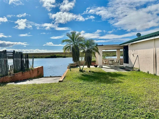 $1,550 | 6268 Highway 441, Unit BACK, Okeechobee, FL 34974