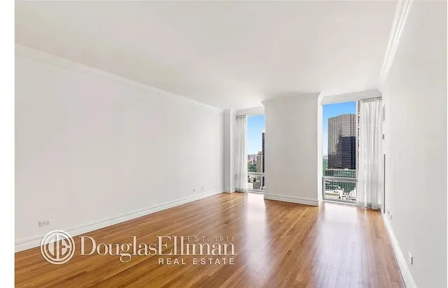 $3,895,000 | 641 5th Avenue, Unit 35D | Midtown East