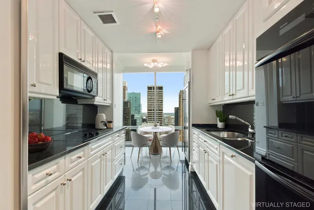 $3,895,000 | 641 5th Avenue, Unit 35D | Midtown East