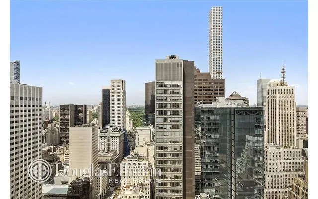 $3,895,000 | 641 5th Avenue, Unit 35D | Midtown East