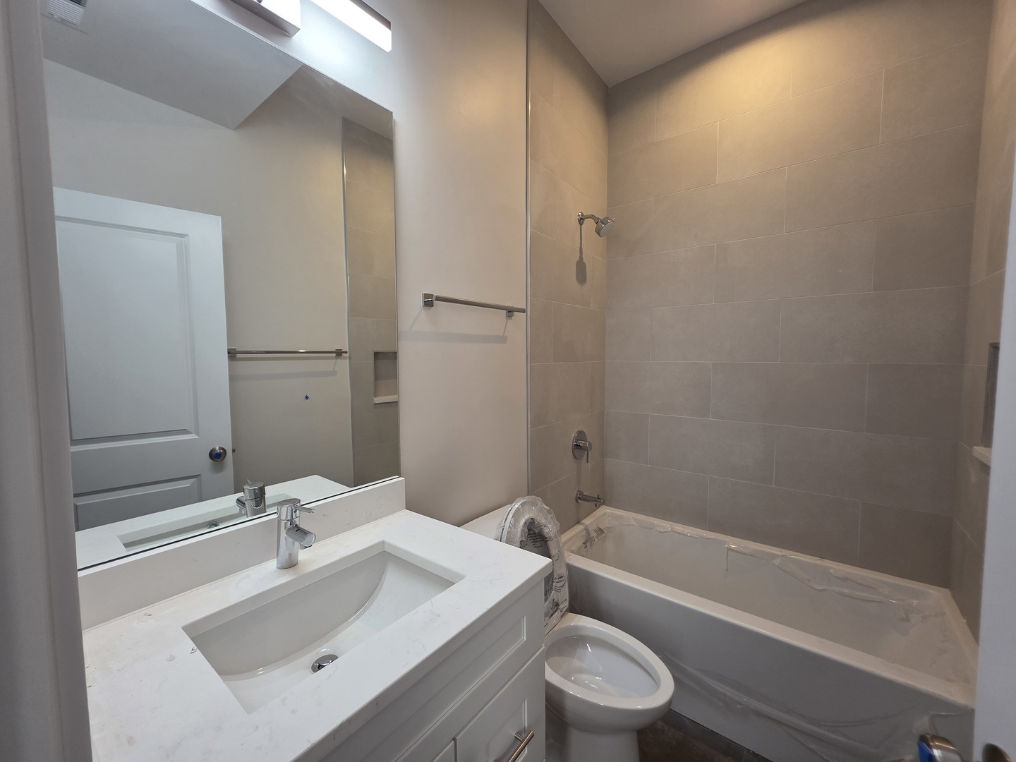 3726 North Racine Avenue, Unit 3 Chicago, IL 60613 - Photo 14 of 22 Gallery Image 14