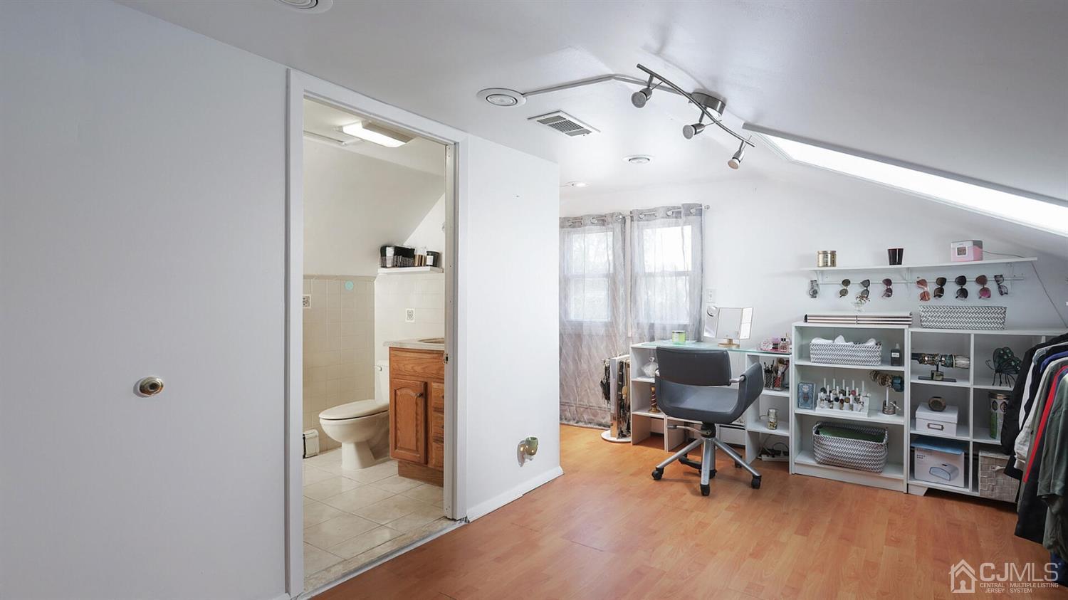 36 Farmingdale Road Fords, NJ 08863 - Photo 17 of 33 Gallery Image 17