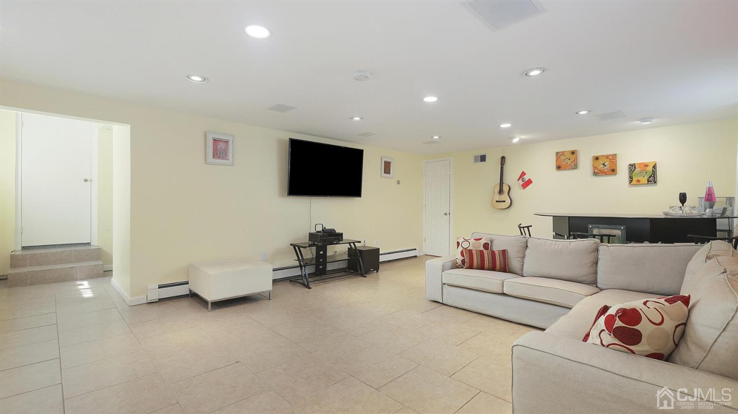 36 Farmingdale Road Fords, NJ 08863 - Photo 18 of 33 Gallery Image 18