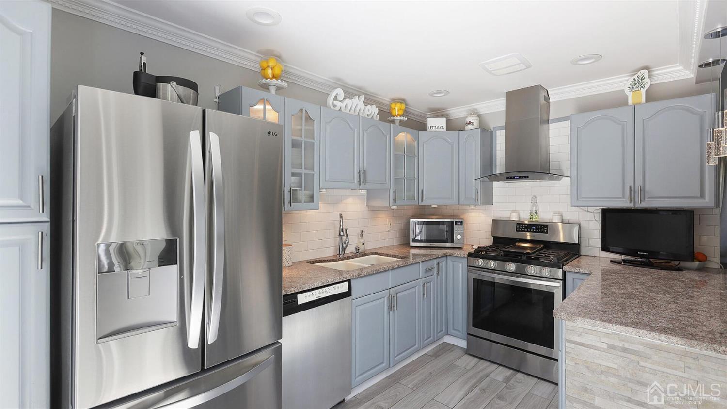 36 Farmingdale Road Fords, NJ 08863 - Photo 7 of 33 Gallery Image 7