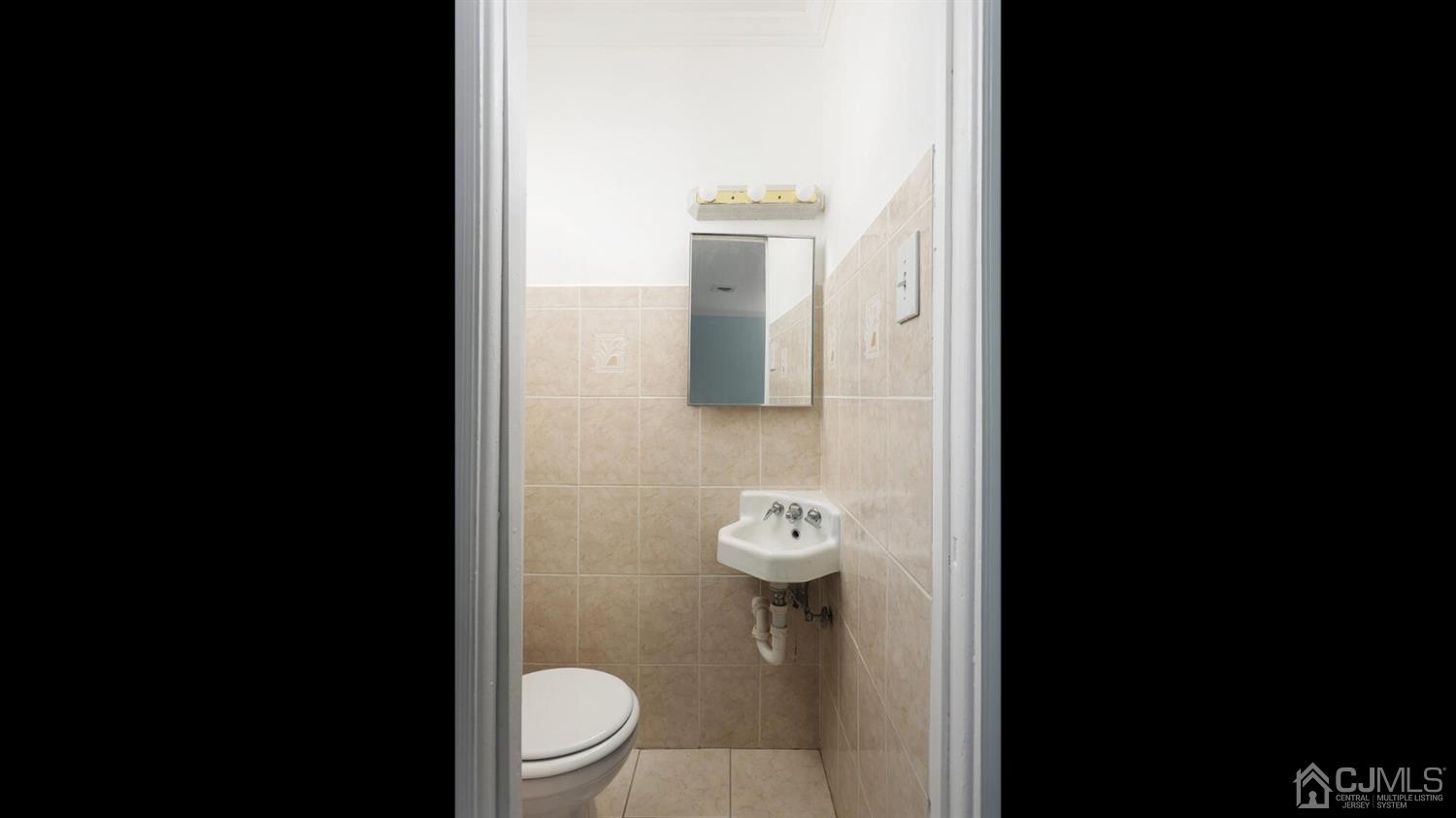 36 Farmingdale Road Fords, NJ 08863 - Photo 10 of 33 Gallery Image 10
