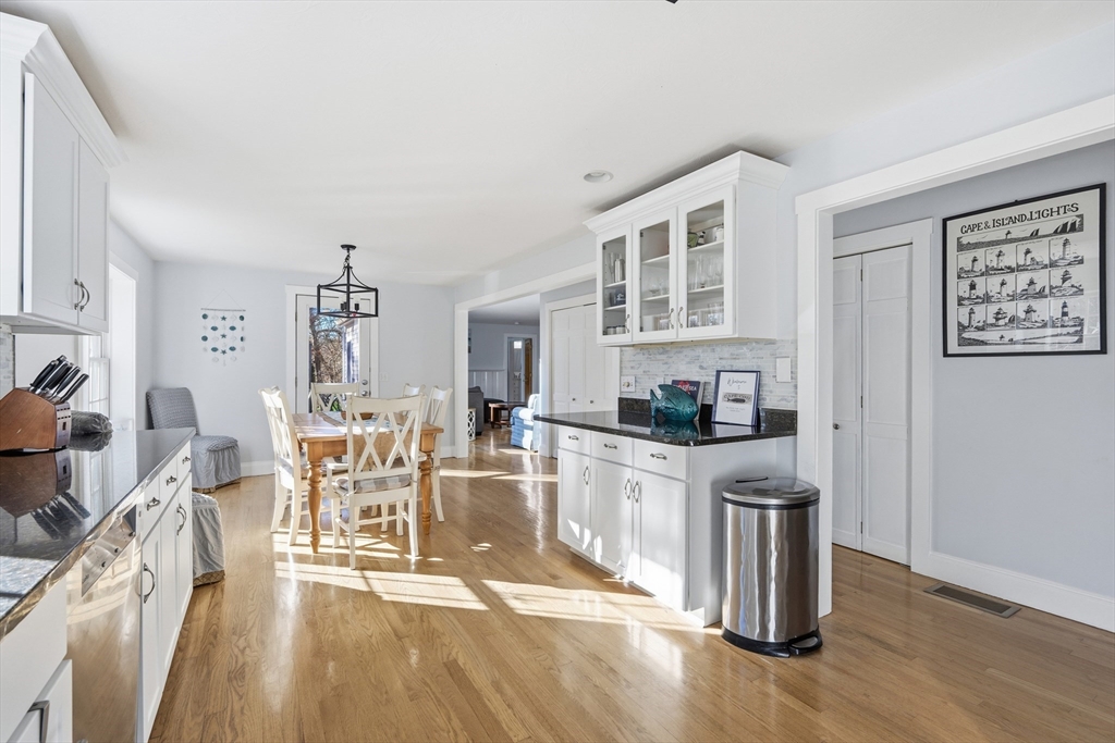 578 Huckins Neck Road Barnstable, MA 02632 - Photo 8 of 42