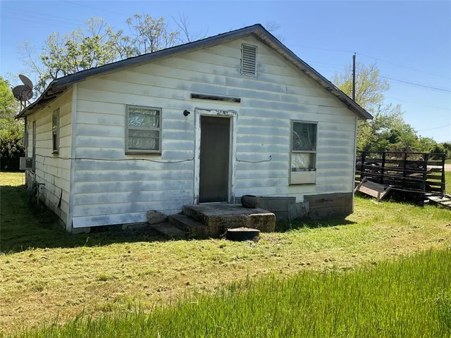 $40,000 | 908 North Vogelsang Avenue, Cameron, TX 76520