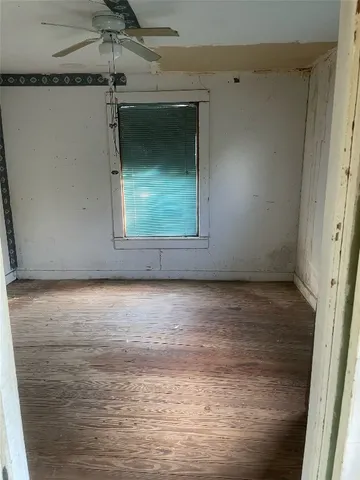 $40,000 | 908 North Vogelsang Avenue, Cameron, TX 76520