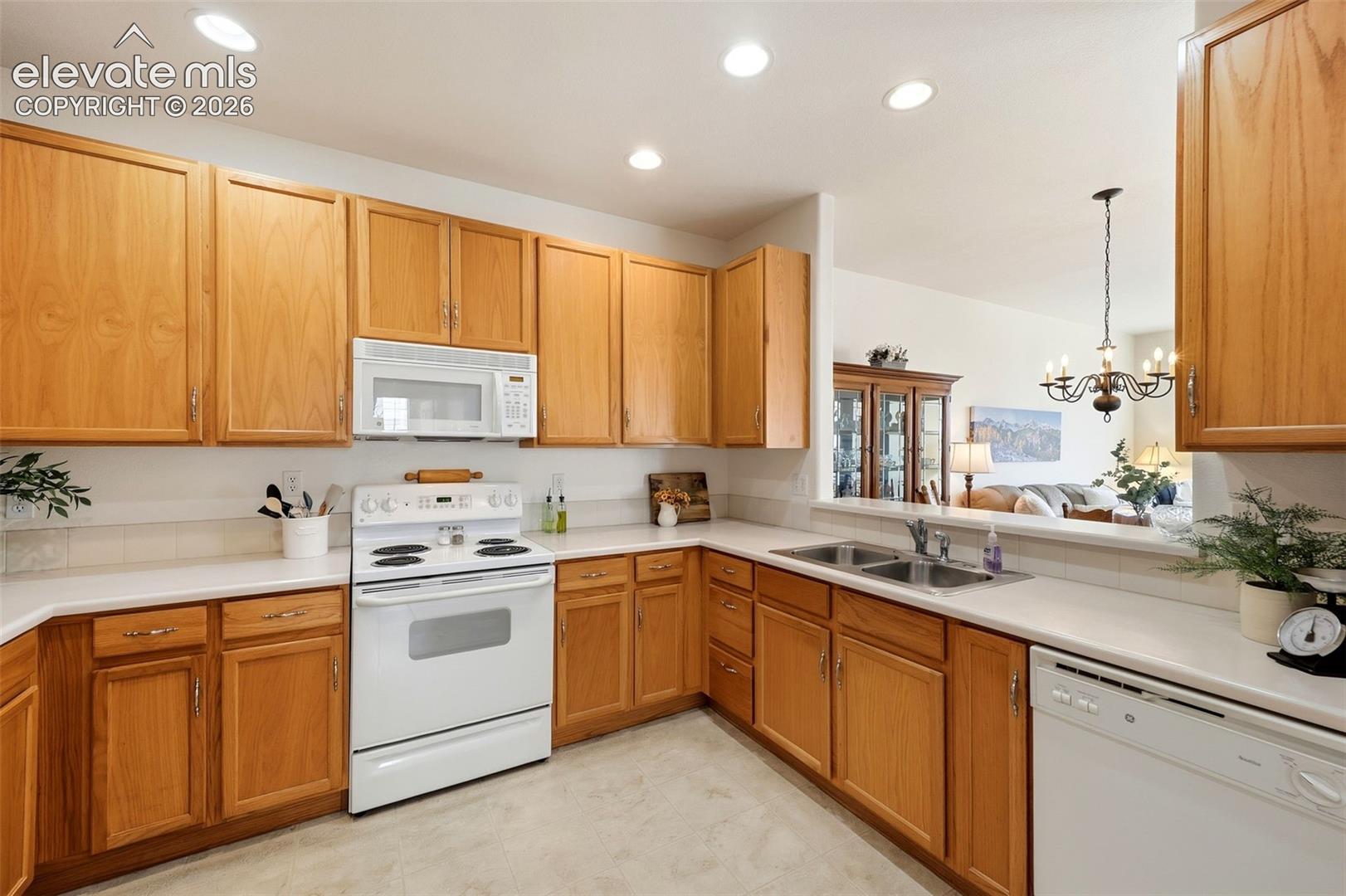 4011 Diamond Ridge View Colorado Springs, CO 80918 - Photo 12 of 39 Gallery Image 12