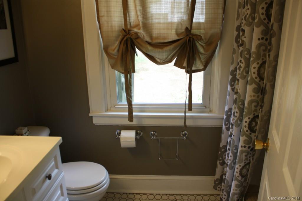 2069 Eaton Road, Unit 11 Charlotte, NC 28205 - Photo 12 of 23 Gallery Image 12