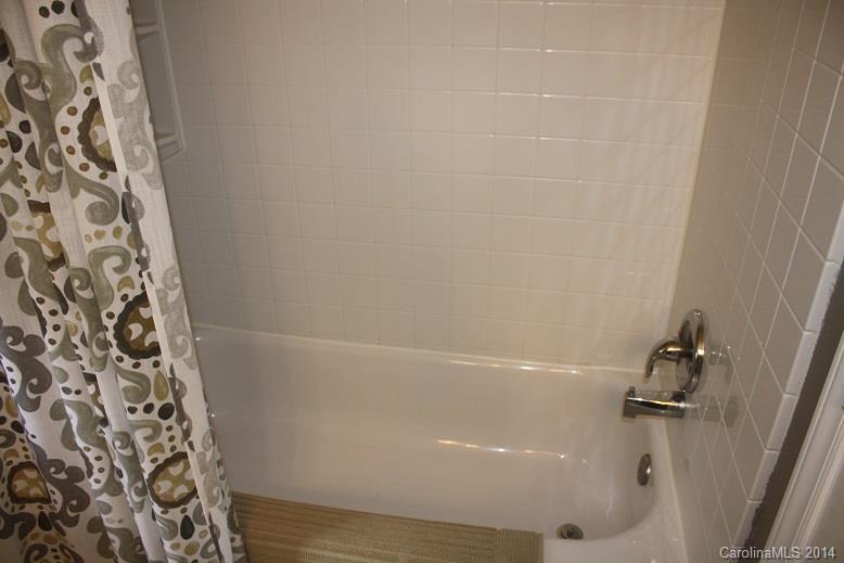 2069 Eaton Road, Unit 11 Charlotte, NC 28205 - Photo 13 of 23 Gallery Image 13