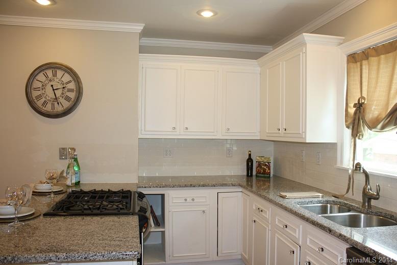 2069 Eaton Road, Unit 11 Charlotte, NC 28205 - Photo 7 of 23 Gallery Image 7