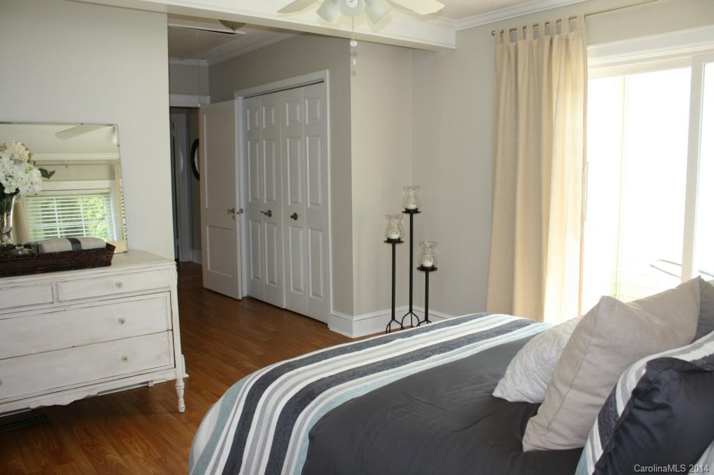 2069 Eaton Road, Unit 11 Charlotte, NC 28205 - Photo 10 of 23 Gallery Image 10