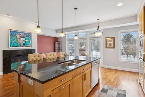 $340,000 | 1060 Grand Avenue, Unit 204, St. Paul, MN 55105
