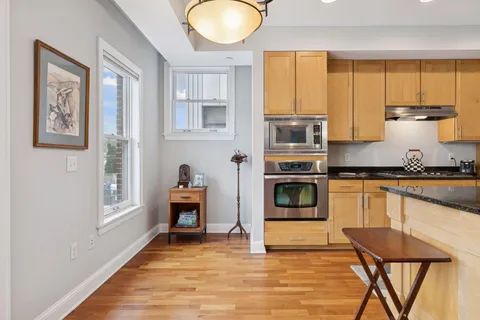 $340,000 | 1060 Grand Avenue, Unit 204, St. Paul, MN 55105